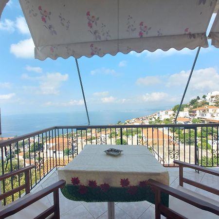 George'S Apartment Loutraki  Zewnętrze zdjęcie