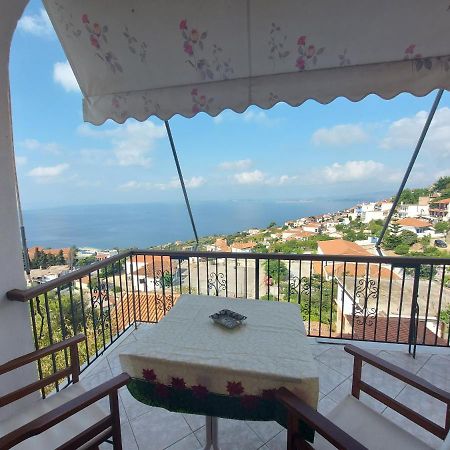 George'S Apartment Loutraki  Zewnętrze zdjęcie